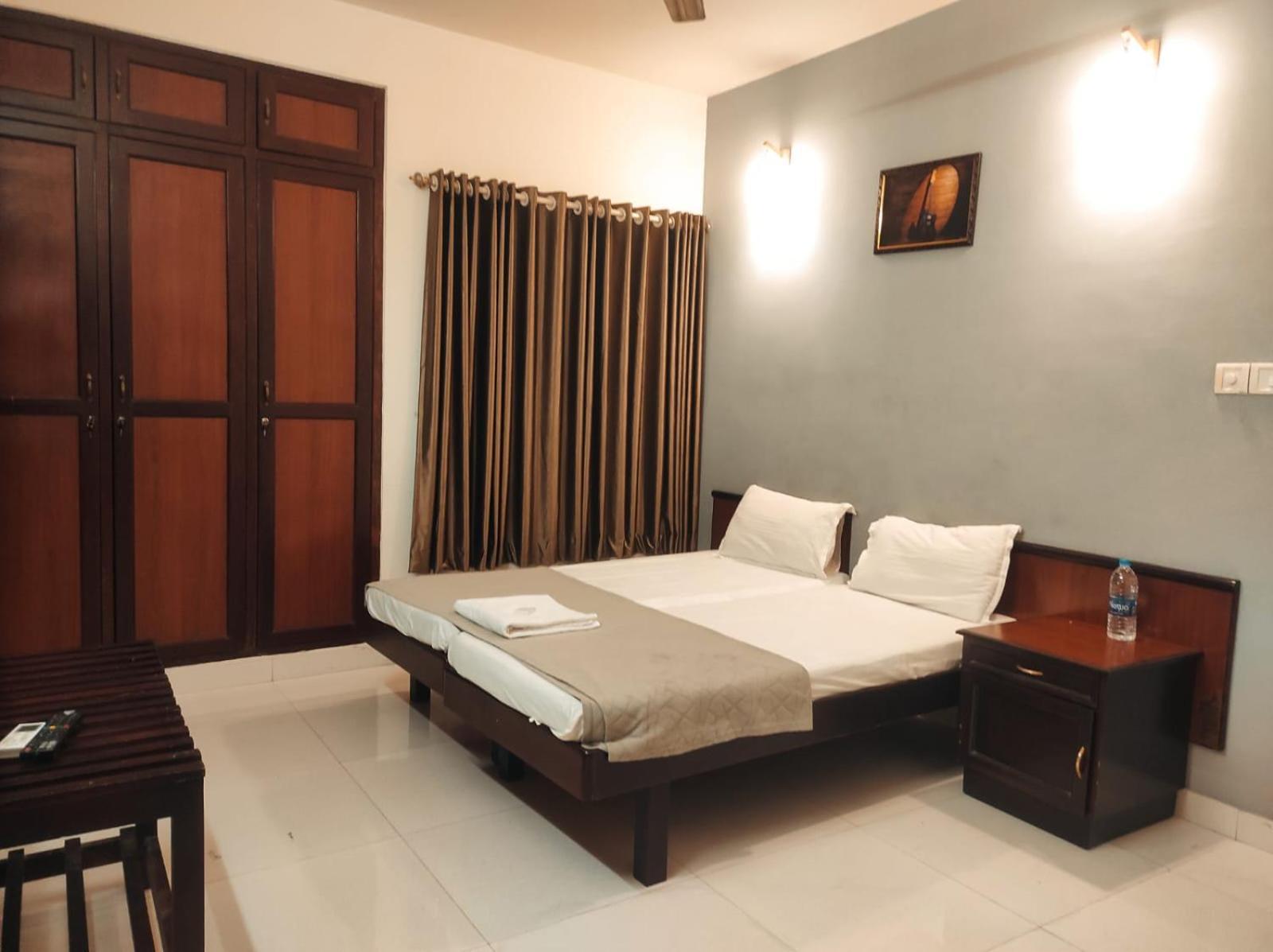 Orkuz Residency Apartment Kochi Exterior foto