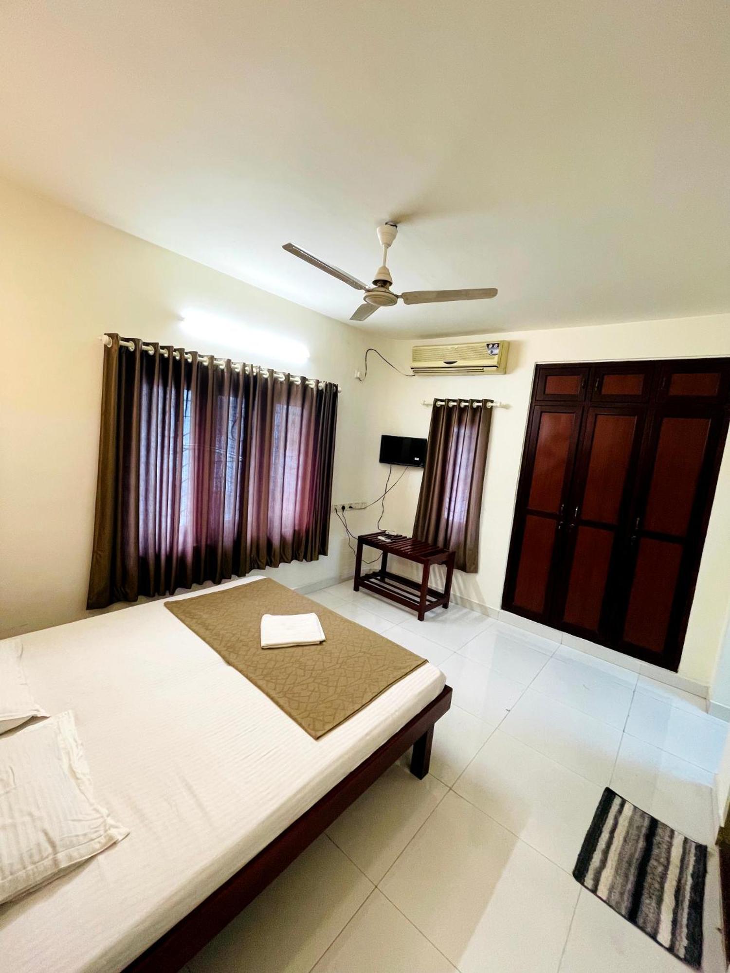Orkuz Residency Apartment Kochi Exterior foto